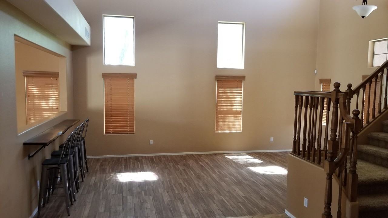 4643 W Crosswater Way - Photo 5 of 13