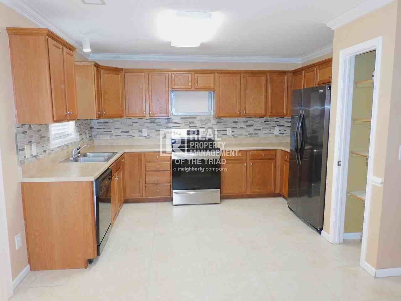 3705 Spanish Peak Dr - Photo 3 of 21
