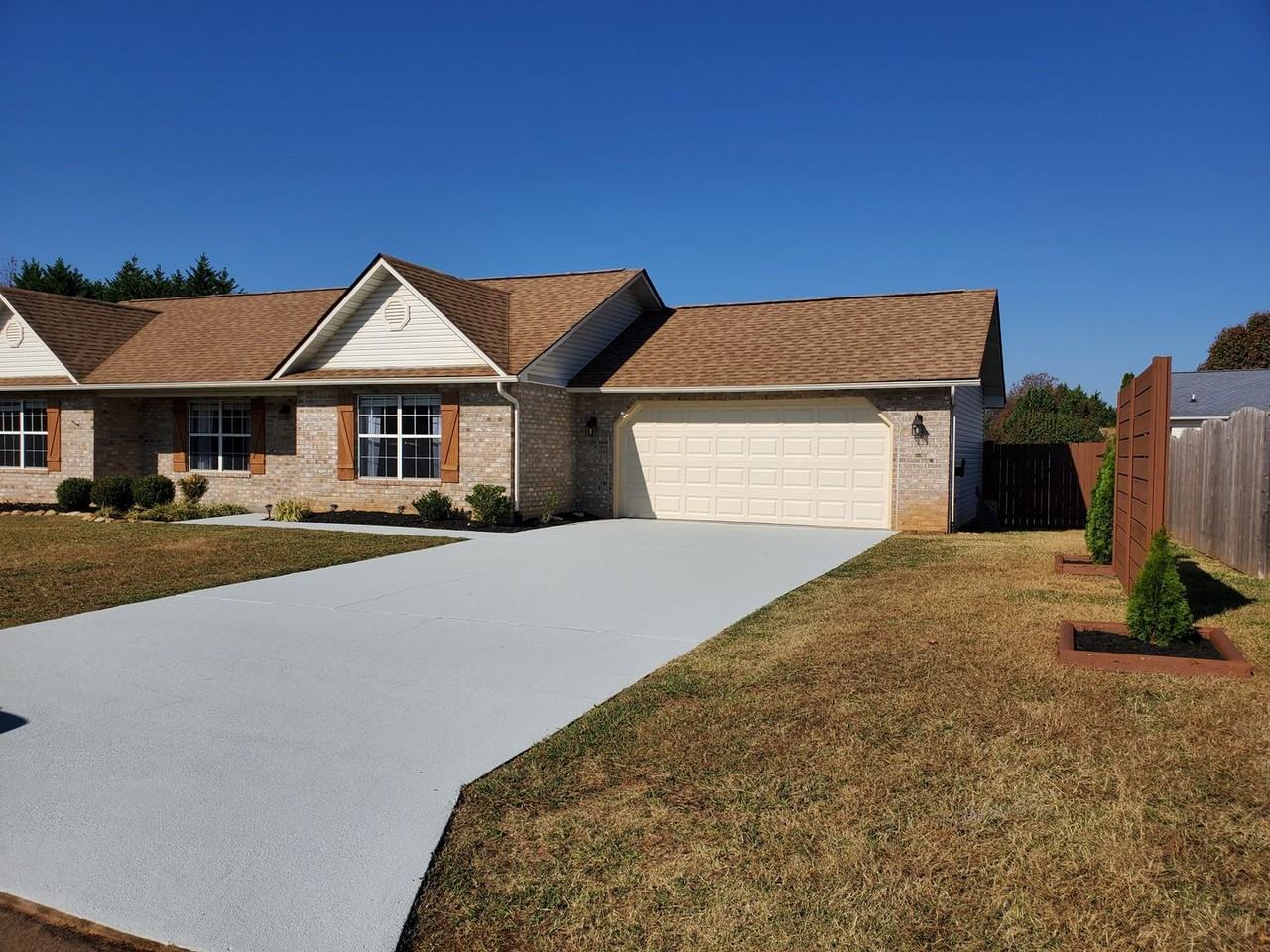 370 Headrickview Dr - Photo 3 of 25