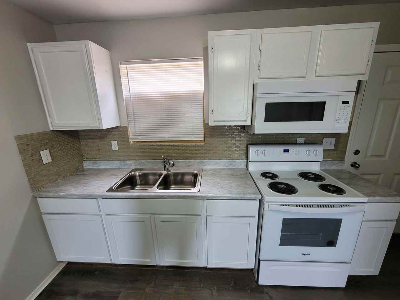 Bruer Park Gardens Apartments - Photo 4 of 50