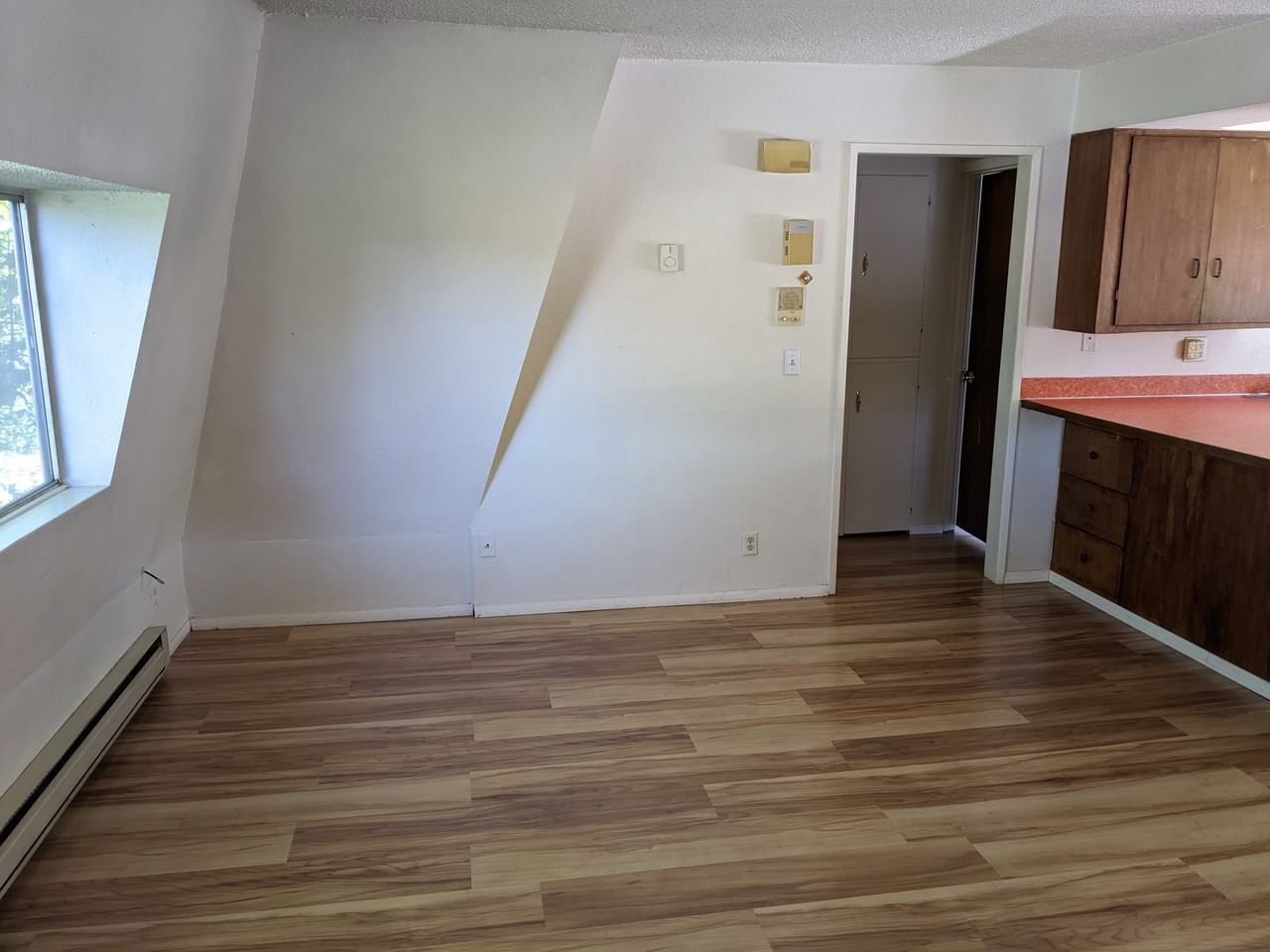 N. Collier St Apts - Photo 3 of 19