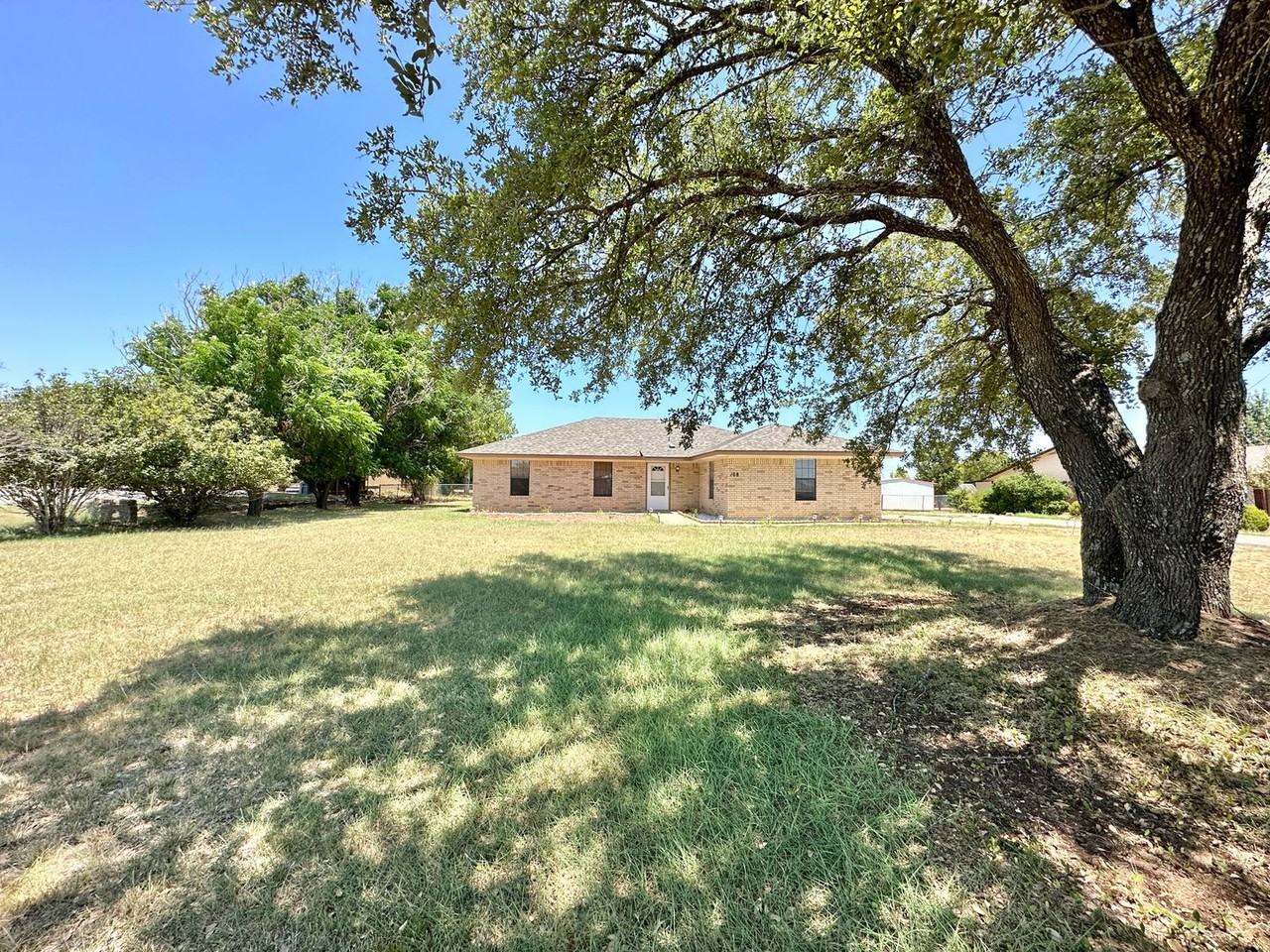 108 Meadowlake Lane - Photo 2 of 29