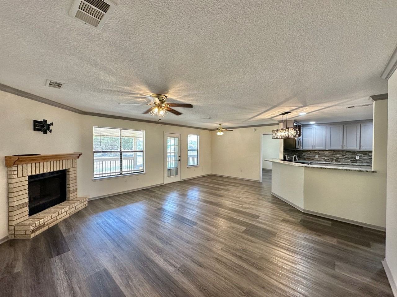 108 Meadowlake Lane - Photo 5 of 29