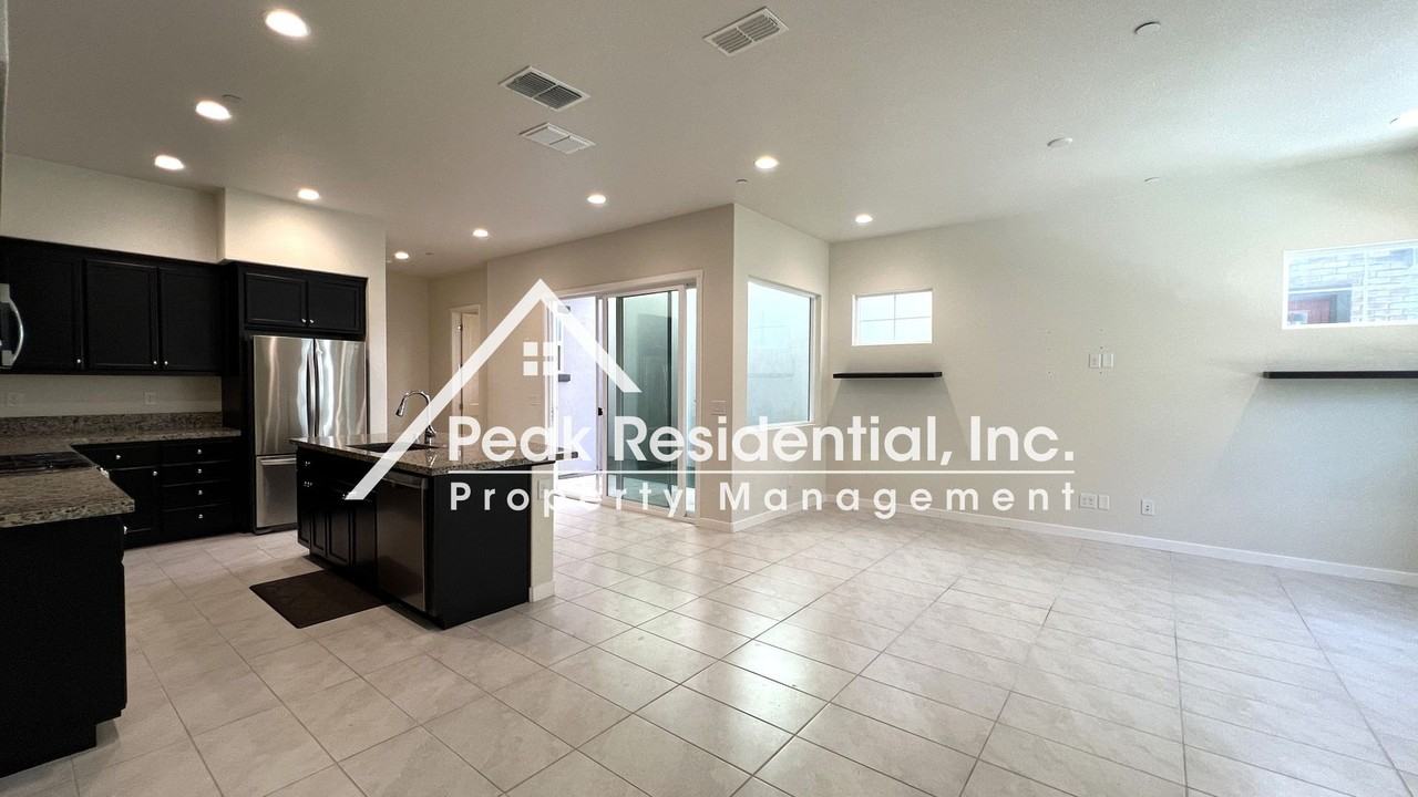 3283 Warbler Ct - Photo 4 of 32