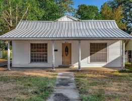 featured image of 511 Wood Lawn Street