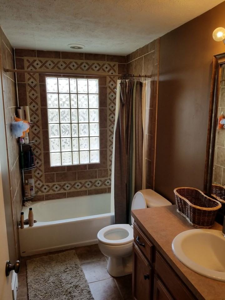 909 S 68th St - Photo 6 of 14