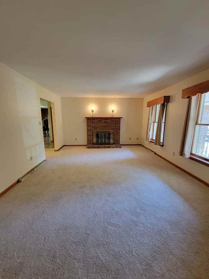 6213 Greenbriar Ter - Photo 3 of 31