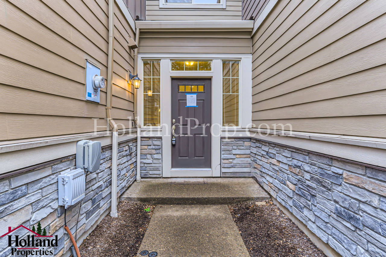 7849 Ne Caitlin St - Photo 4 of 30