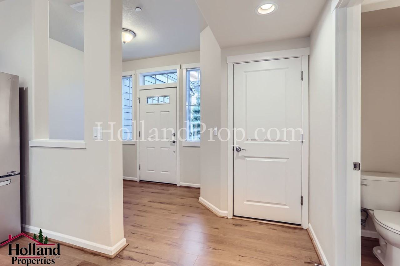 7849 Ne Caitlin St - Photo 5 of 30