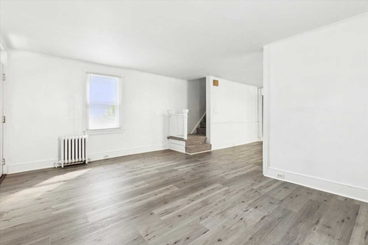 223 Simpson Rd - Photo 3 of 15