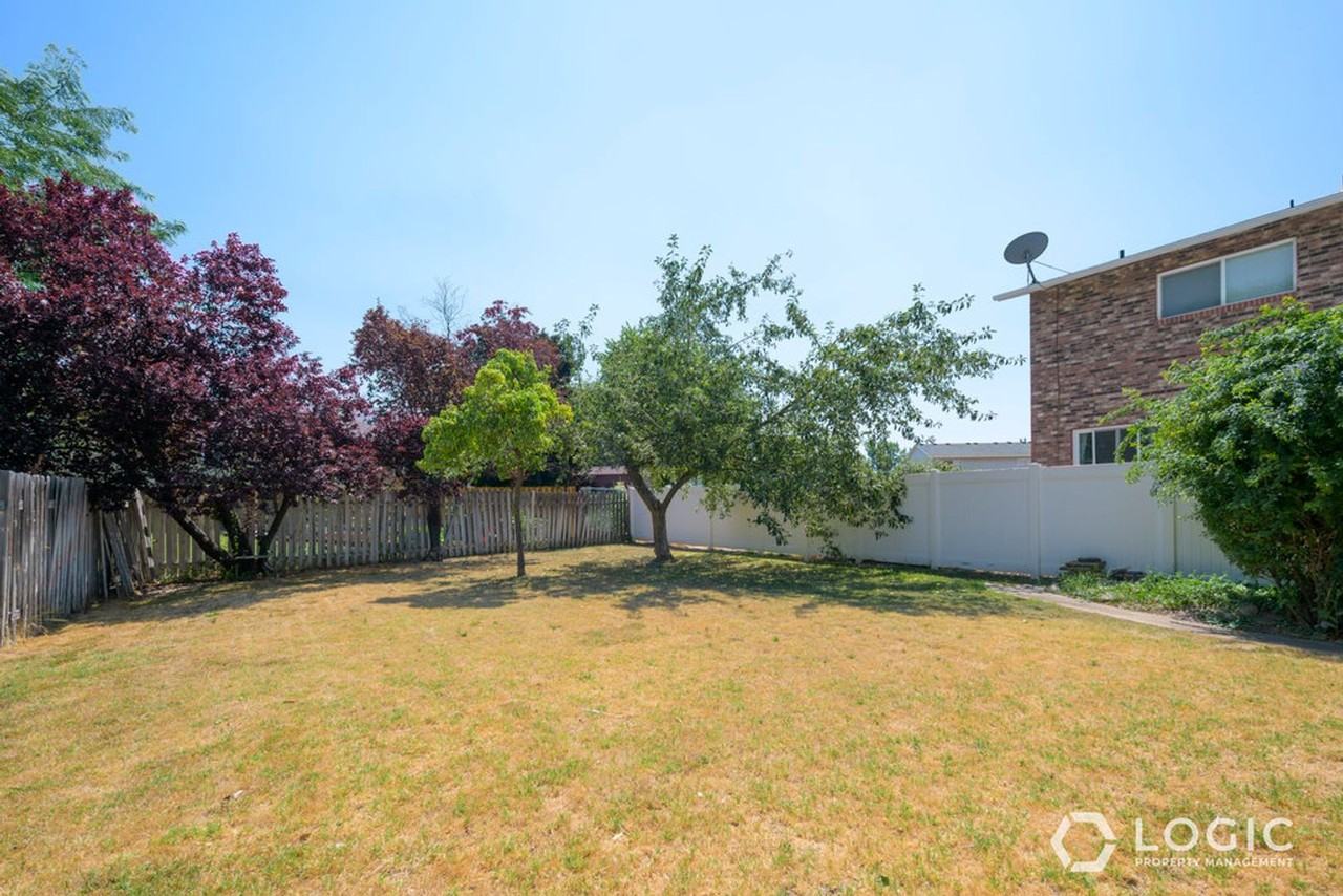 734 N 400 W - Photo 3 of 21