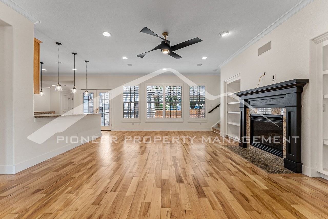 9151 E 29th Ave - Photo 7 of 33