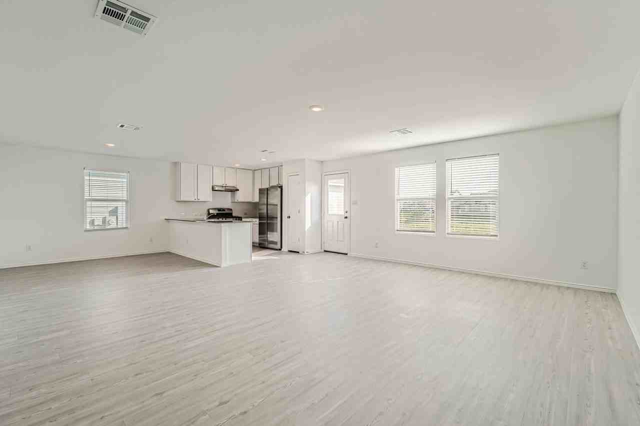 14007 Wool Park - Photo 2 of 15