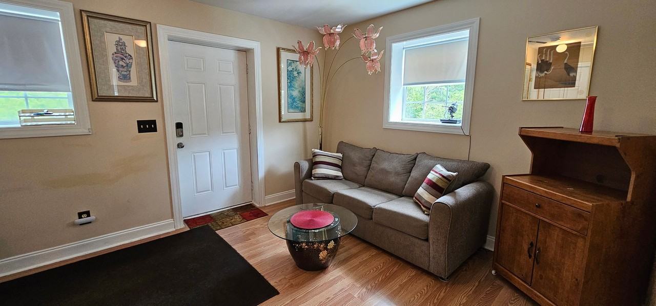 7348 Highmarket St - Photo 6 of 47