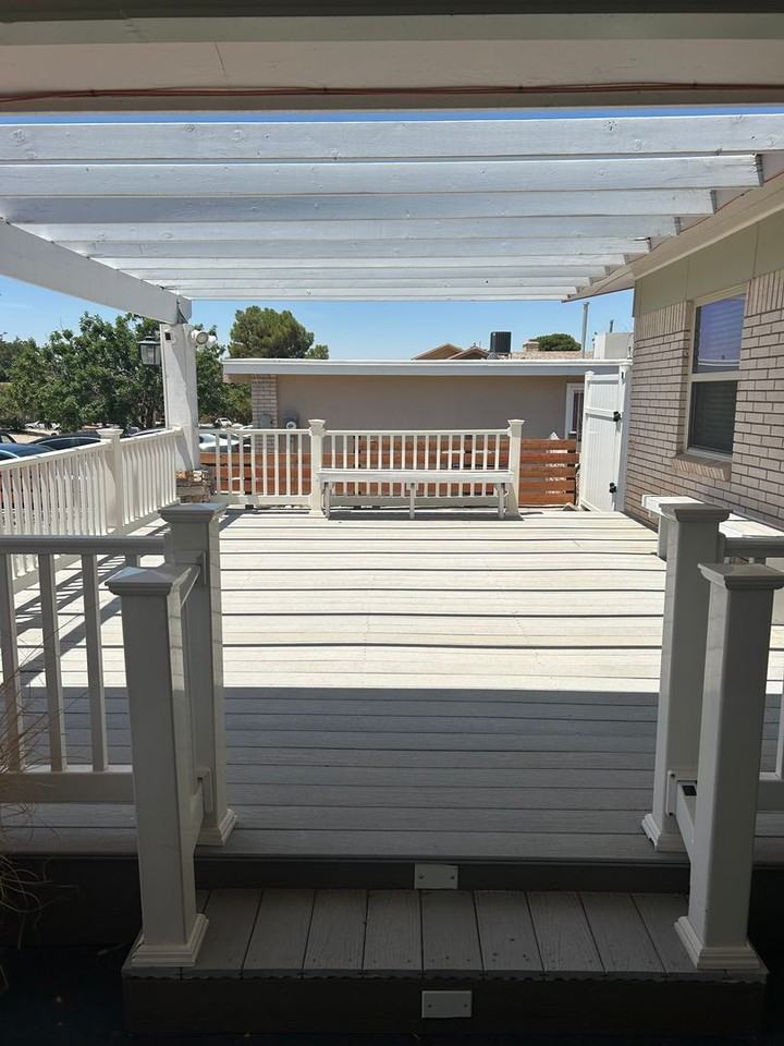 10463 Davwood Ln - Photo 2 of 18