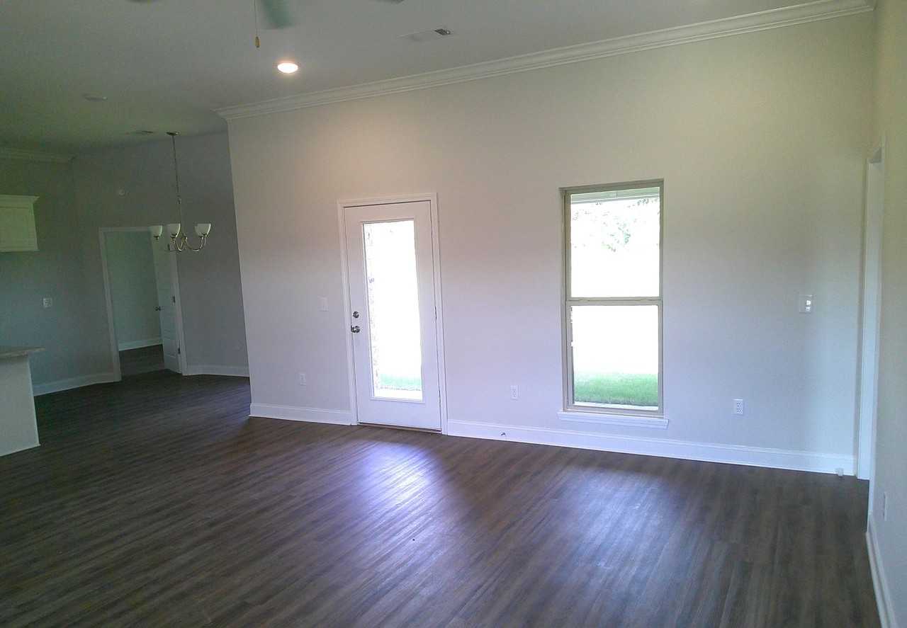 308 Jasmine Cove Ln - Photo 3 of 15