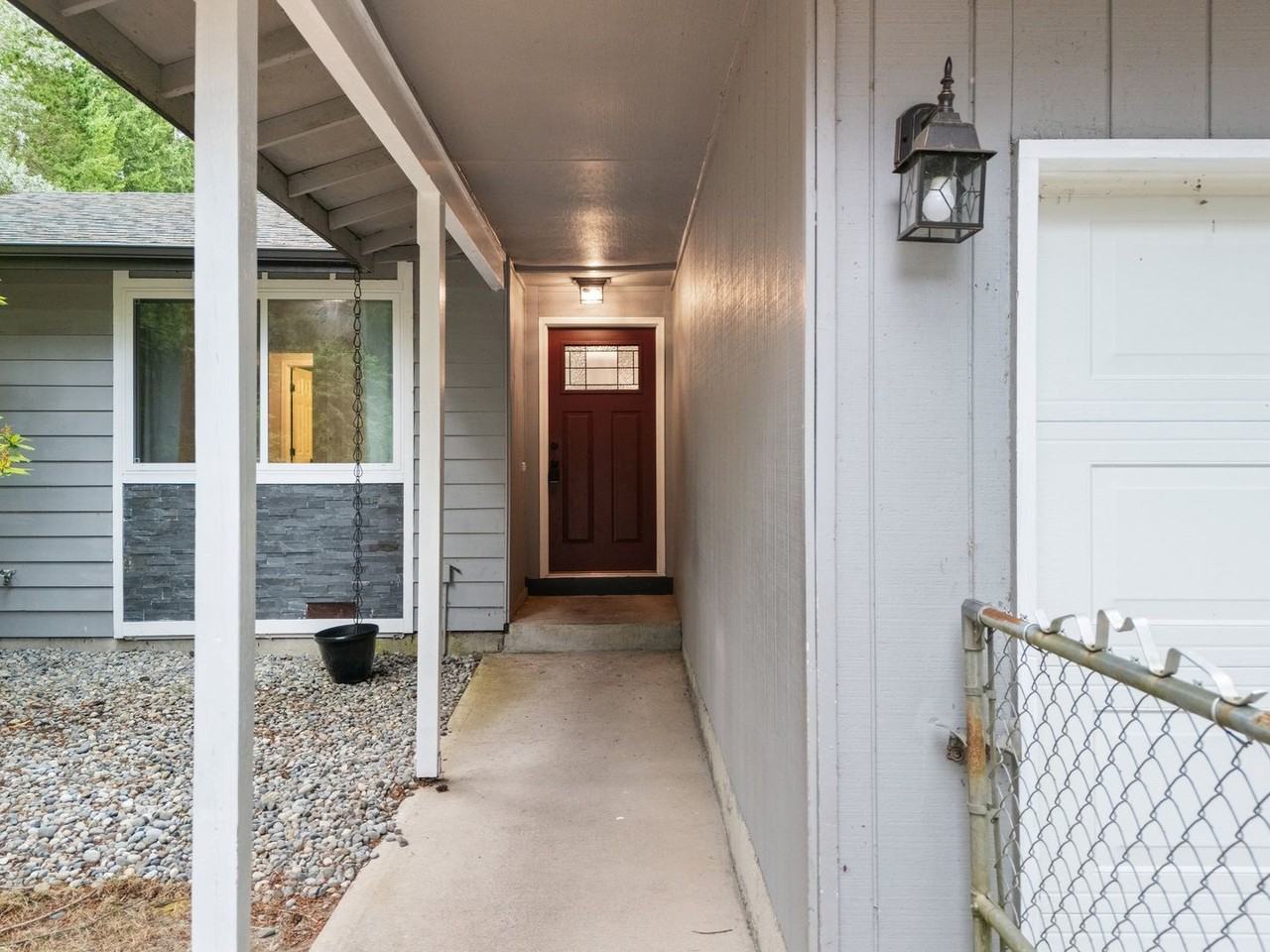 1830 Se Vale Rd - Photo 2 of 36