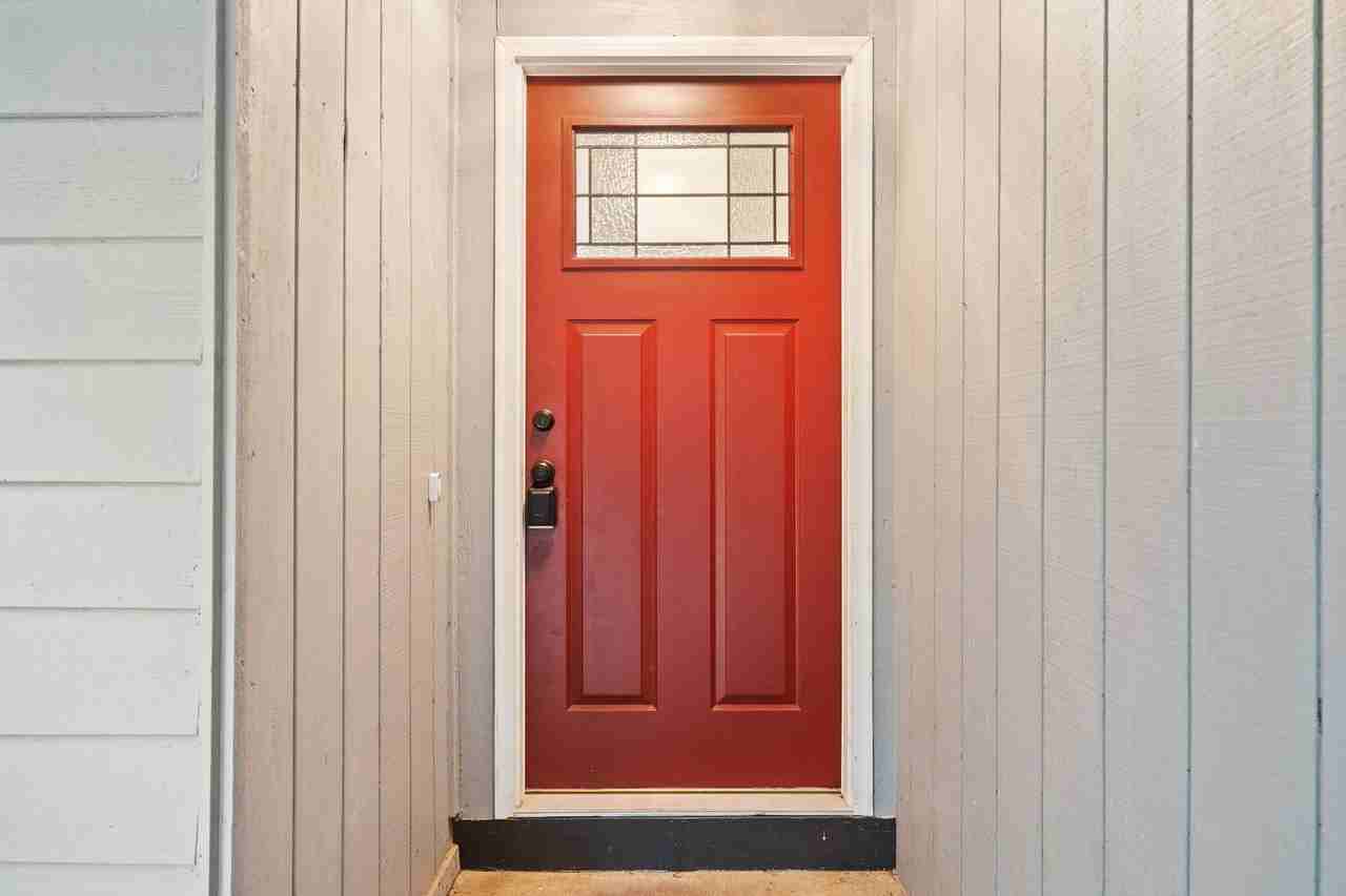 1830 Se Vale Rd - Photo 3 of 36