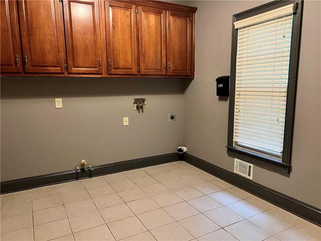 5035 Hamptons Club Dr - Photo 2 of 25