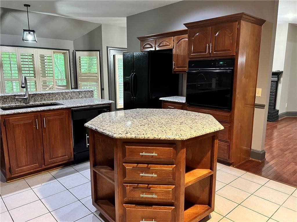 5035 Hamptons Club Dr - Photo 3 of 25