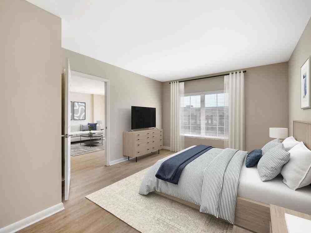 Avalon Clarendon - Photo 3 of 34