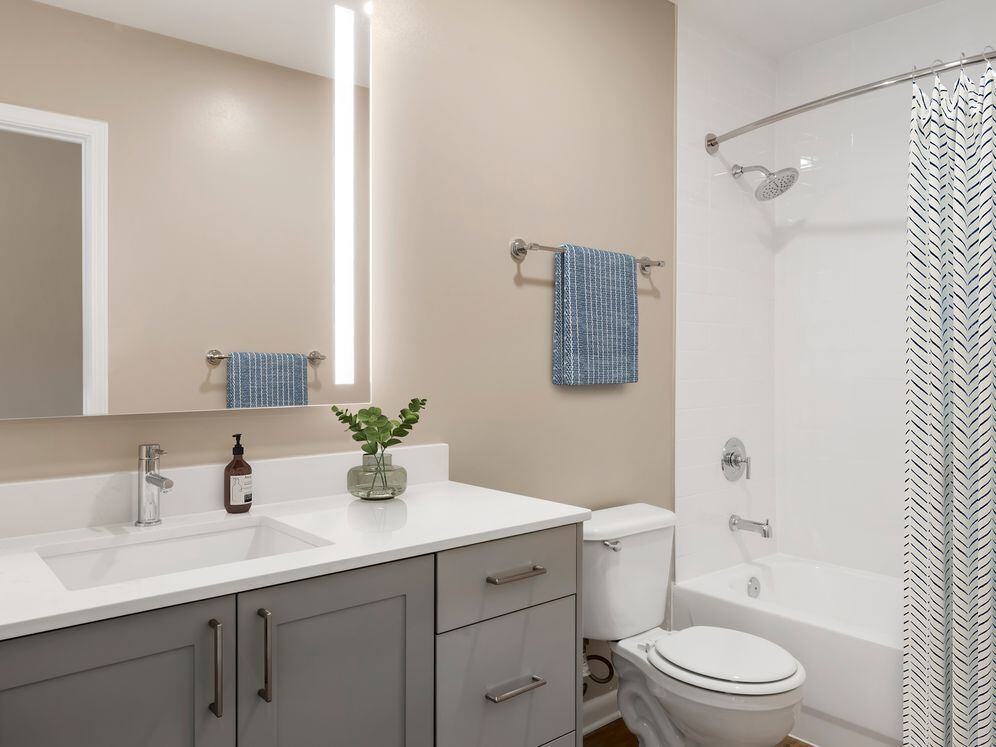 Avalon Clarendon - Photo 5 of 34