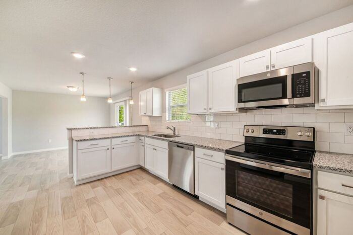 2367 Shadycroft Dr - Photo 3 of 26