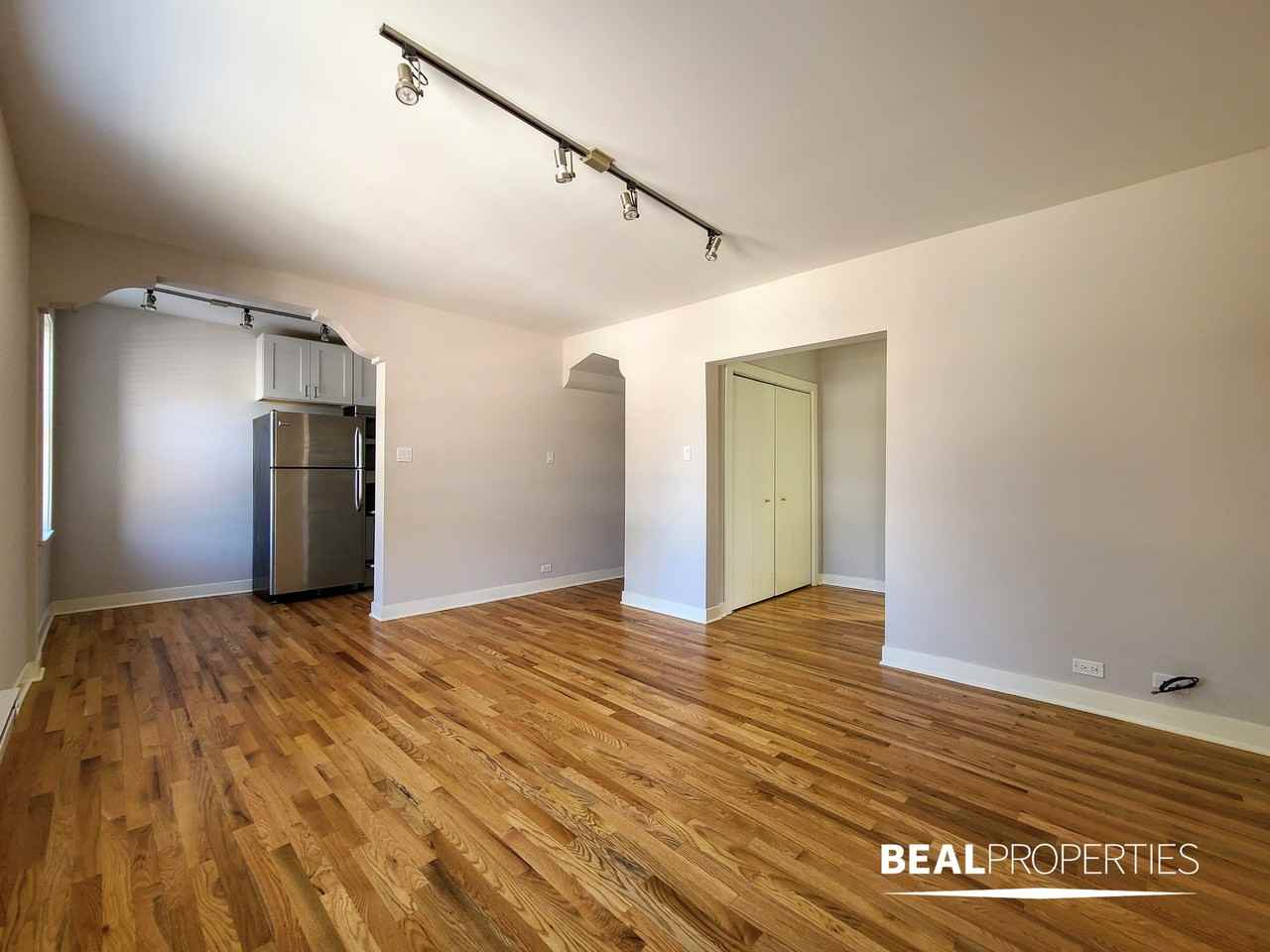 2420 North Kedzie Boulevard - Photo 5 of 10