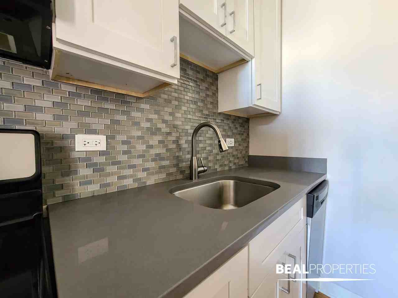 2420 North Kedzie Boulevard - Photo 6 of 10