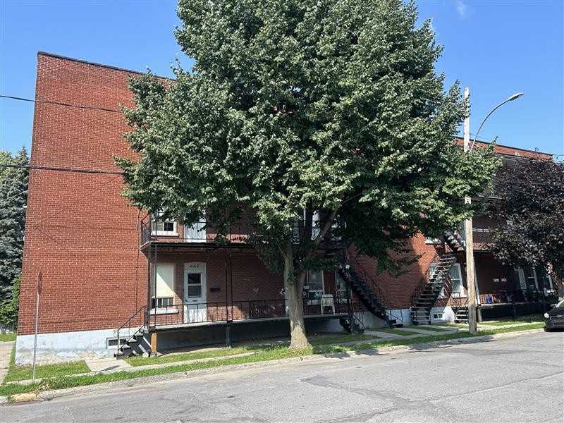 636-654 Laurier - Photo 2 of 7