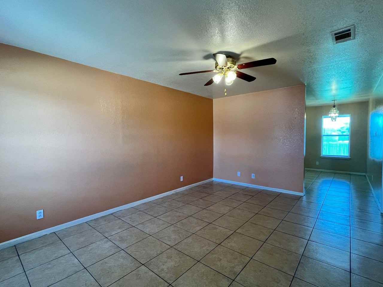 1007 Circle M Dr #C - Photo 4 of 17