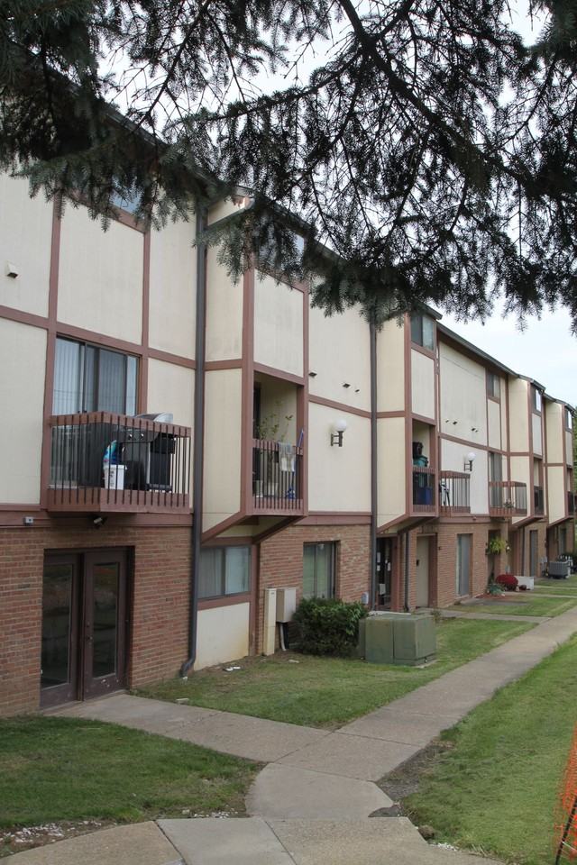 Orchard Terrace Apartments - Photo 2 of 30