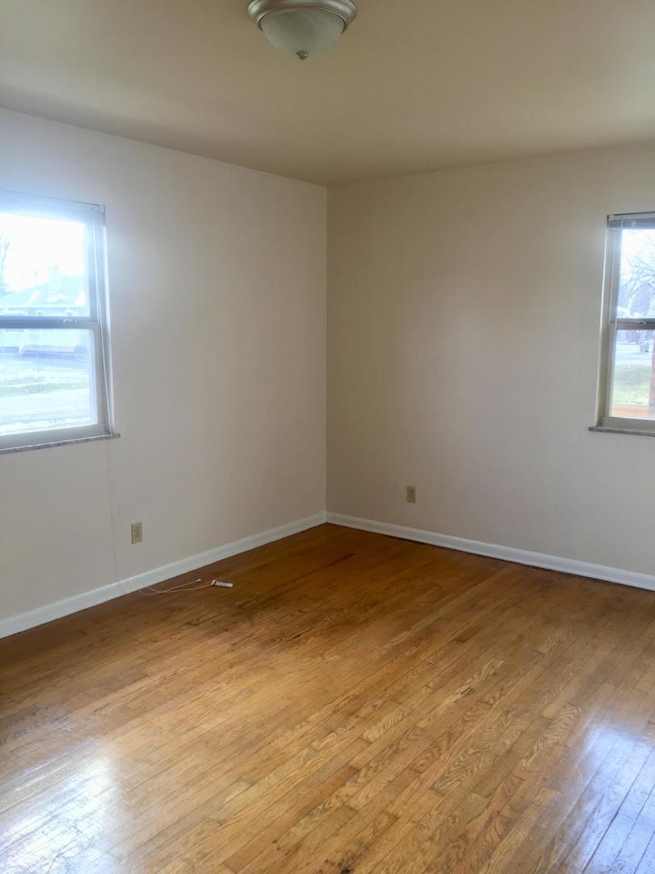 920 E MARKWOOD AVENUE - Photo 2 of 47