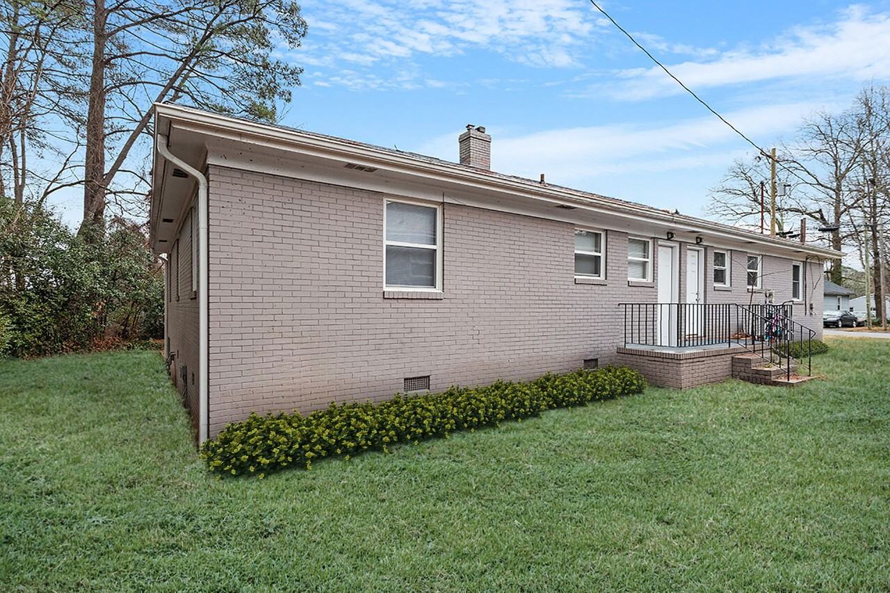 Charming Renovated Duplex - Photo 2 of 10