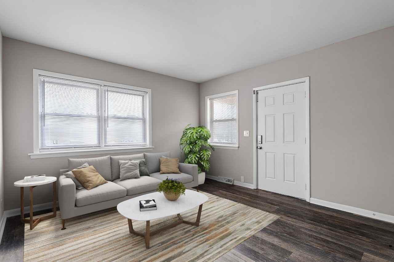 Charming Renovated Duplex - Photo 5 of 10