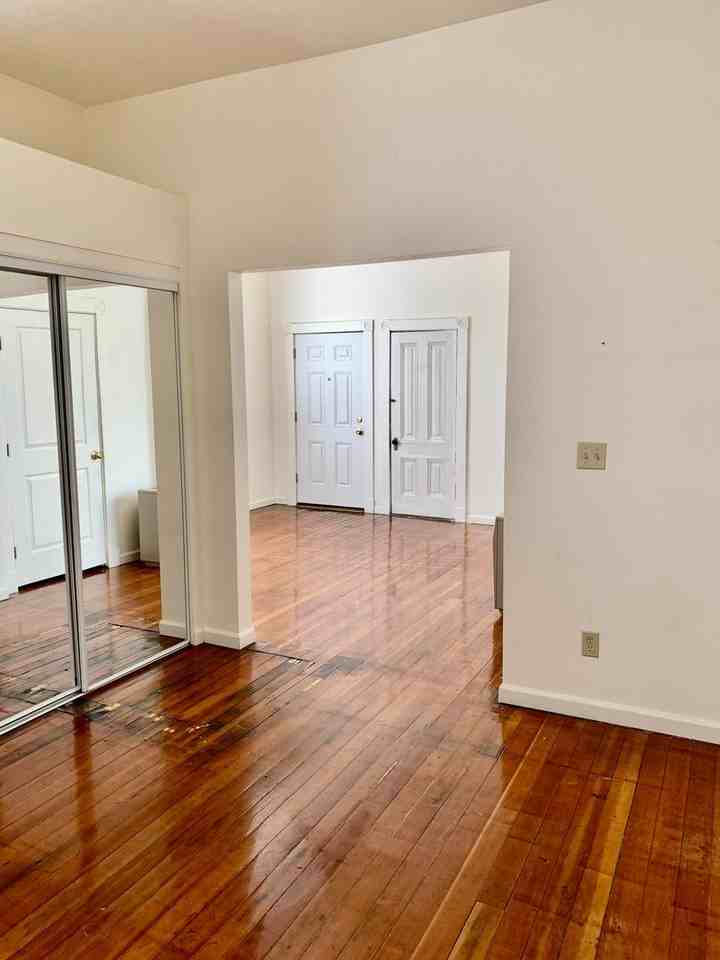 3324-3338 S Kelly Ave - Photo 4 of 19