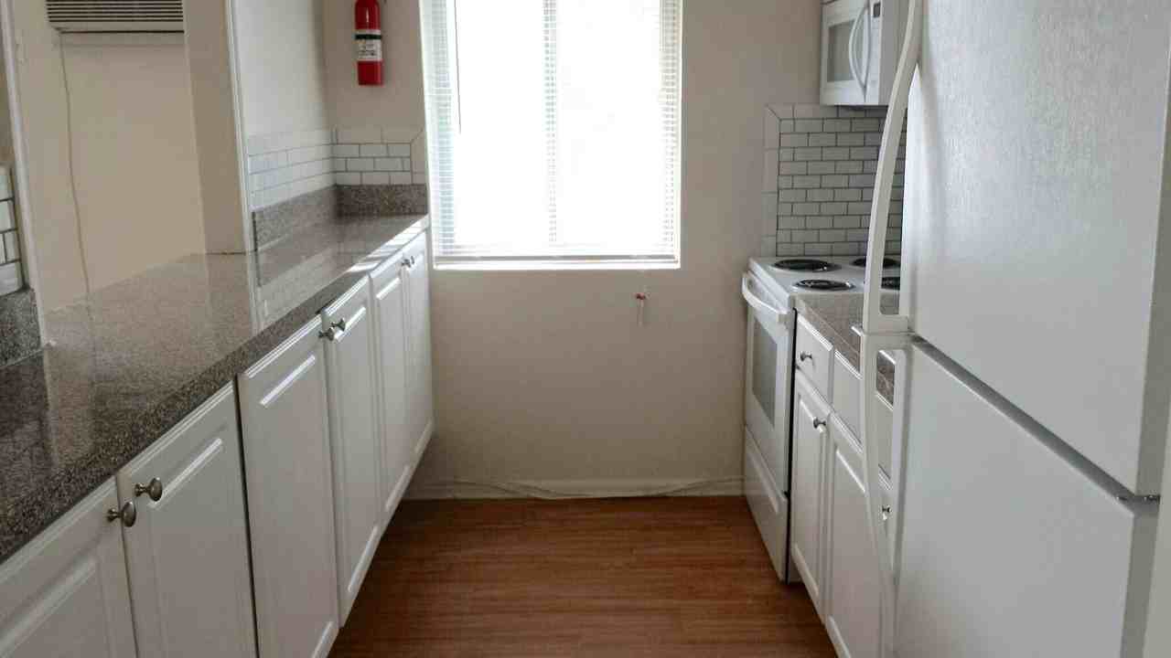 Arrowhead Court Apartments - Photo 5 of 27