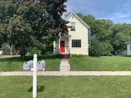 featured image of 2335 5th St