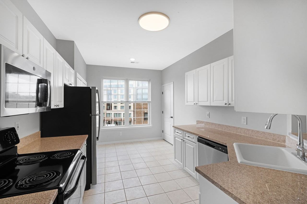 BELLCLAIRE, LLC - Photo 4 of 10