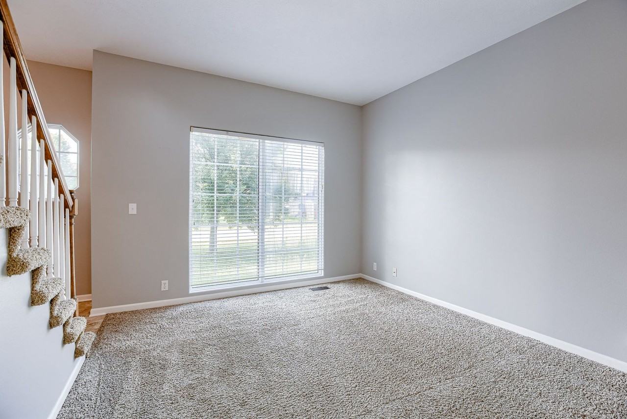 820 Lake Vista Dr - Photo 3 of 24