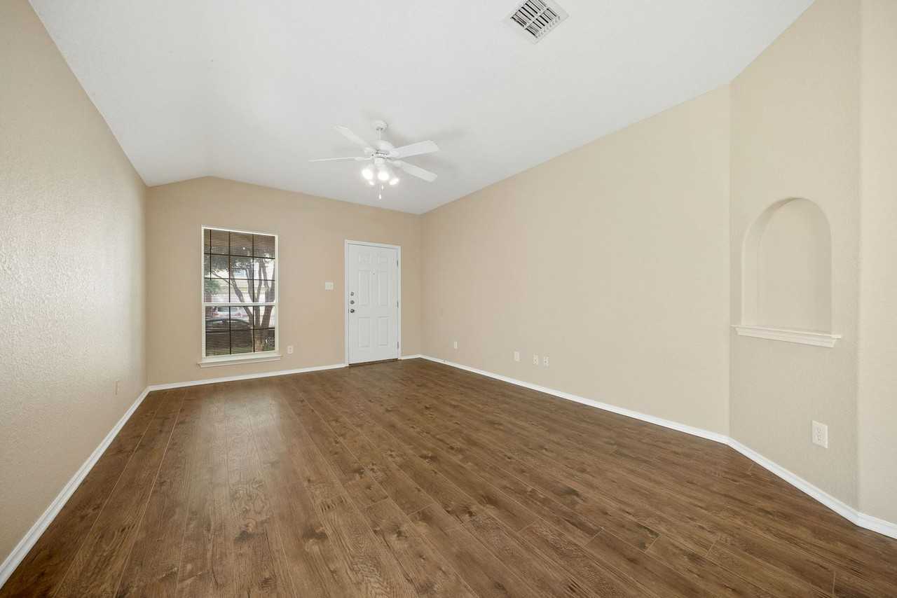 10311 Roseangel Ln - Photo 2 of 21