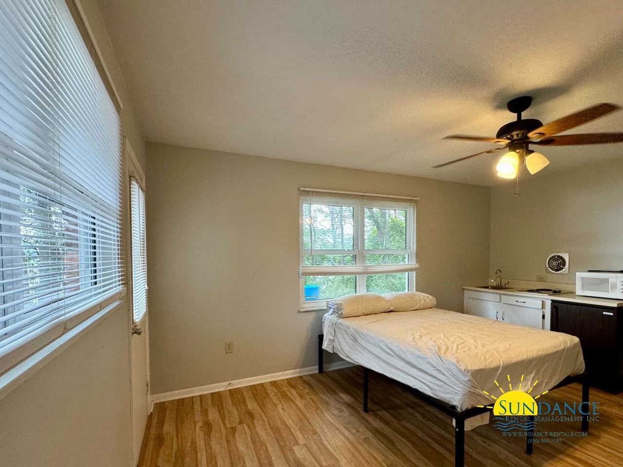 7 Longwood Dr - Photo 6 of 26