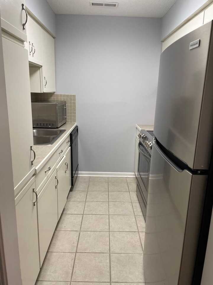 106 E Green Meadows Rd - Photo 6 of 17
