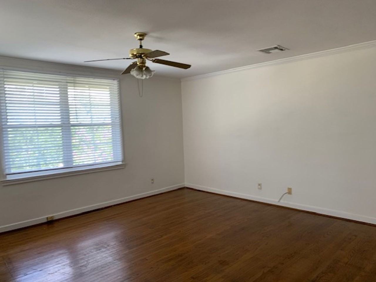 Great 2 Bedroom Condo with swimming pool - Photo 2 of 17