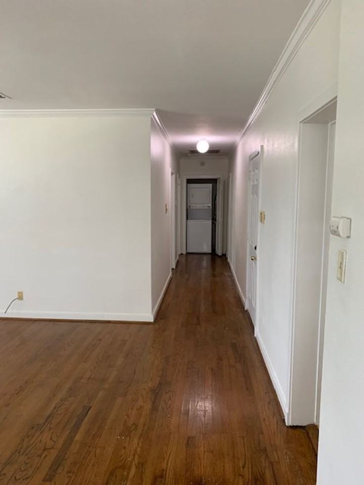 Great 2 Bedroom Condo with swimming pool - Photo 3 of 17