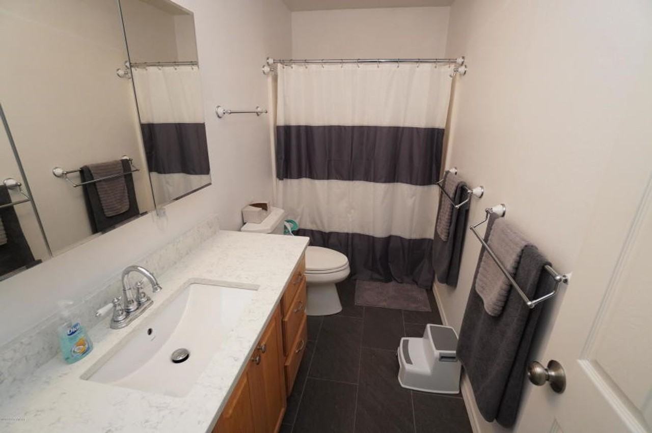 16555 Theodore Dr - Photo 2 of 34