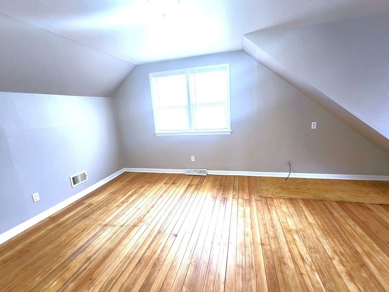 5817 North 78th Street - Photo 7 of 16