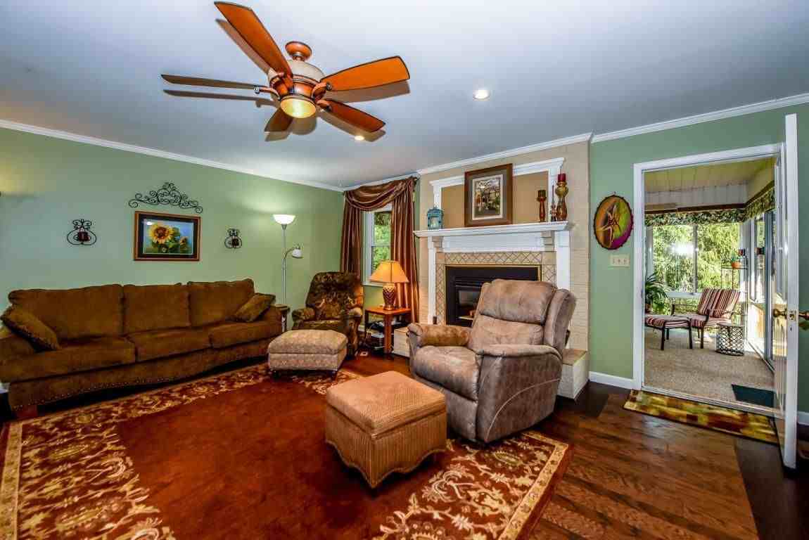 1313 Carowinds Cir - Photo 4 of 19