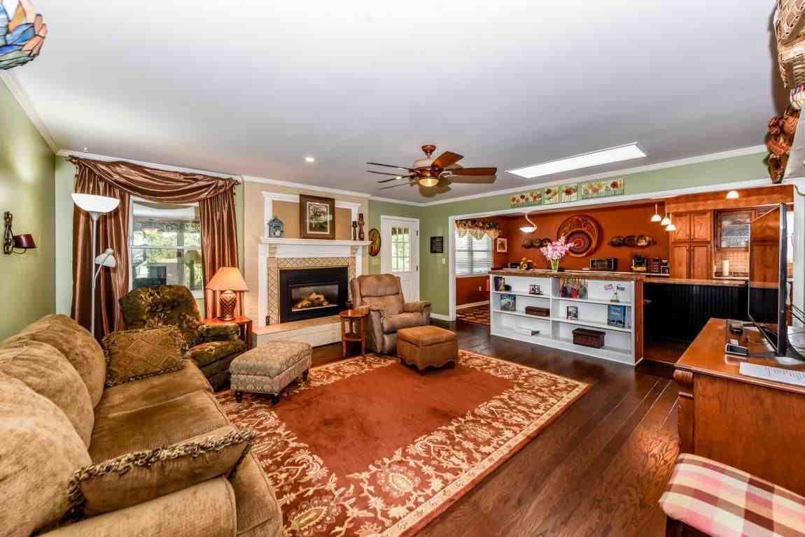 1313 Carowinds Cir - Photo 5 of 19