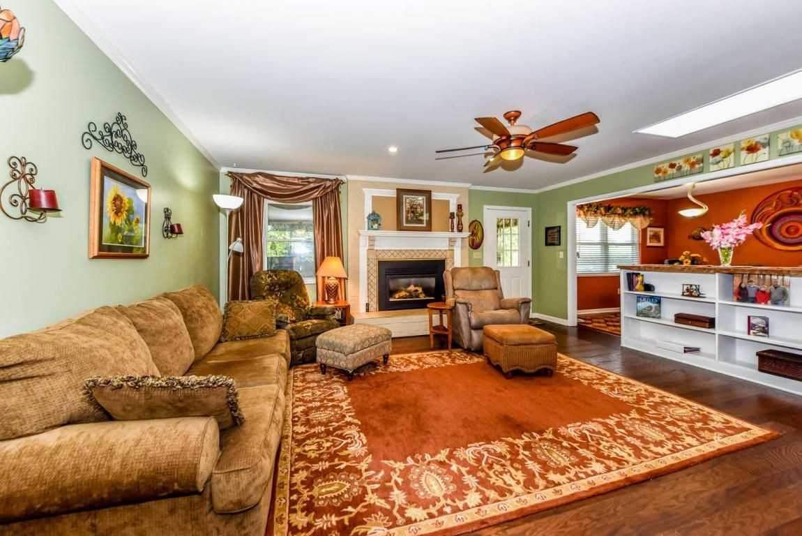 1313 Carowinds Cir - Photo 6 of 19